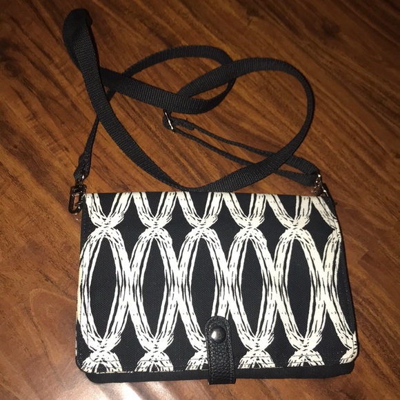 thirty-one Handbags - Thirty one black and white contemporary crossbody